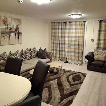 Vila Elegant Devon Luton  Exteriér fotografie