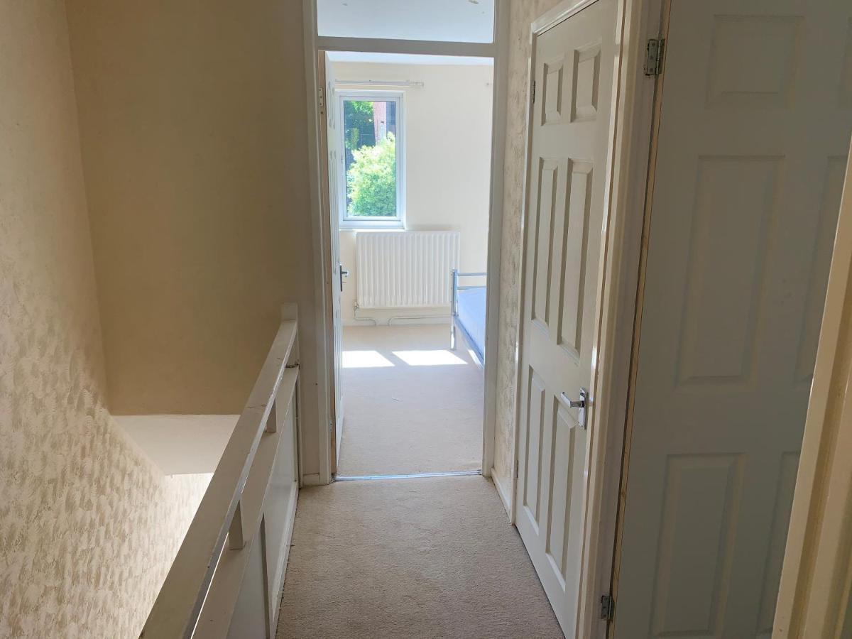 Vila Elegant Devon Luton  Exteriér fotografie