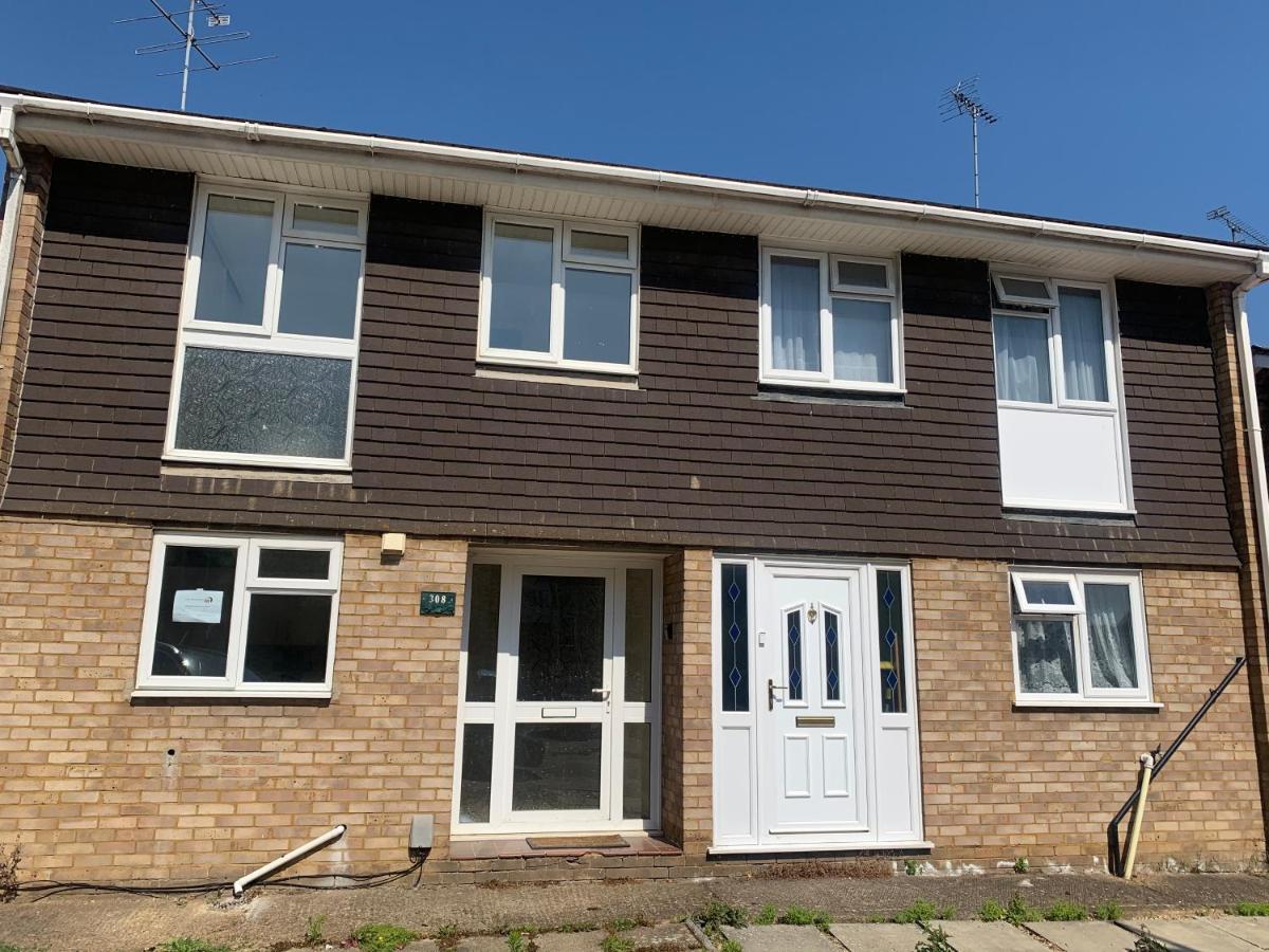 Vila Elegant Devon Luton  Exteriér fotografie