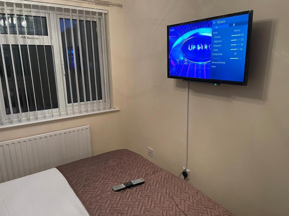 Vila Elegant Devon Luton  Exteriér fotografie