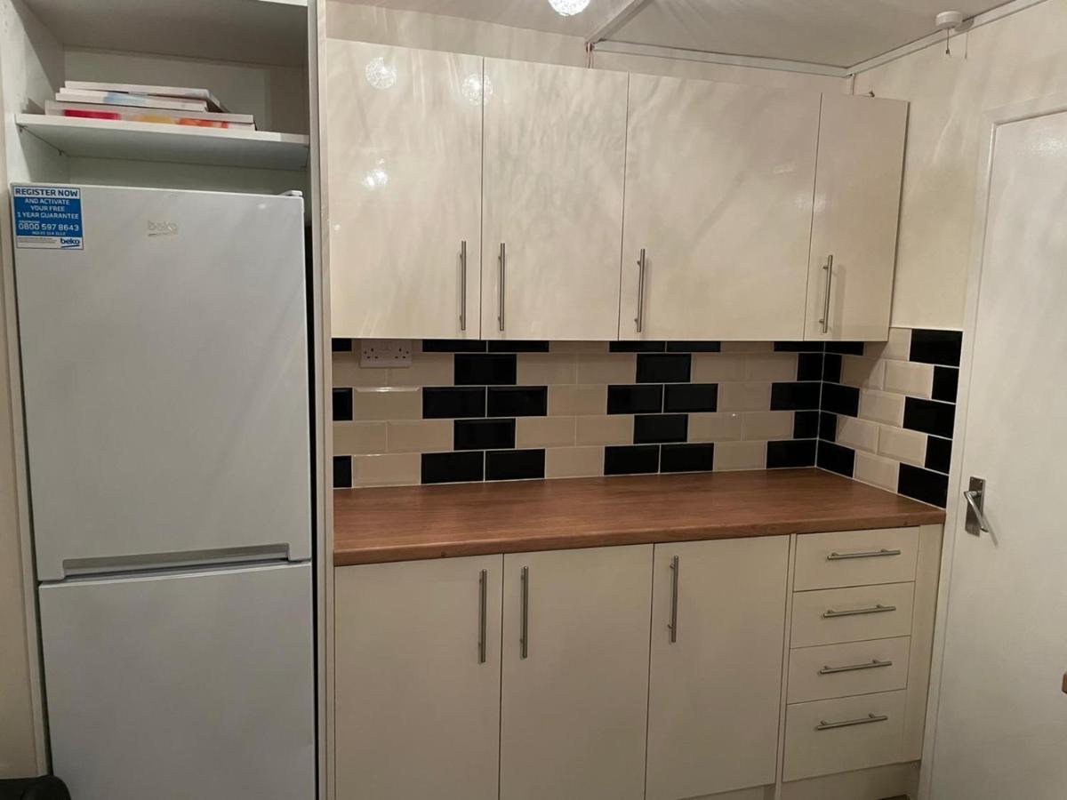 Vila Elegant Devon Luton  Exteriér fotografie