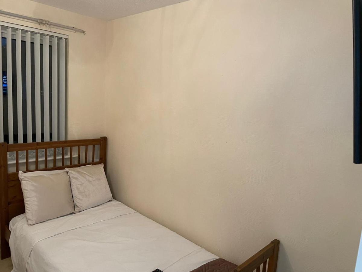 Vila Elegant Devon Luton  Exteriér fotografie