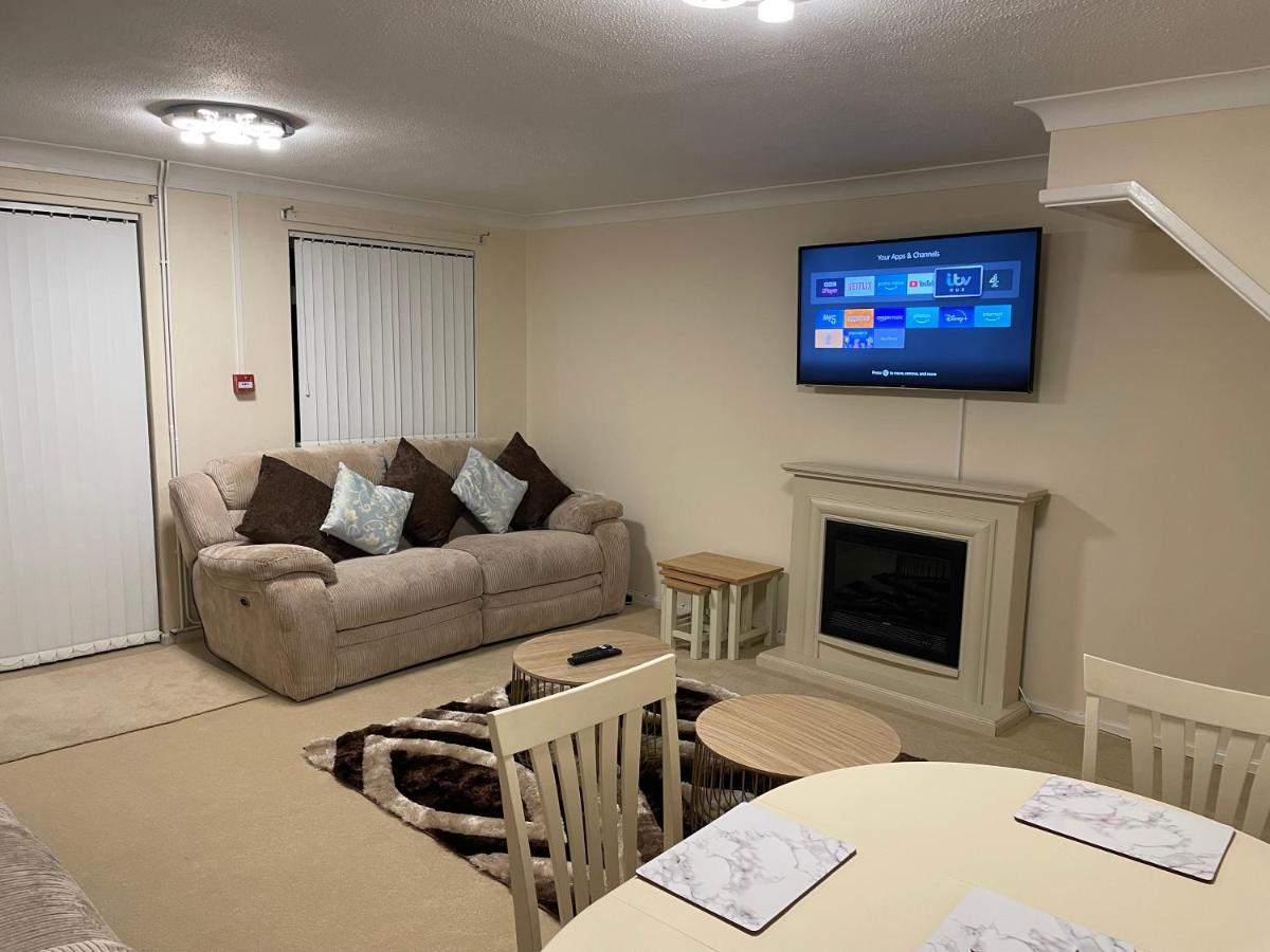 Vila Elegant Devon Luton  Exteriér fotografie